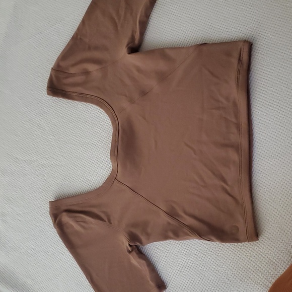 LuLuLemon top 6 - Picture 3 of 4